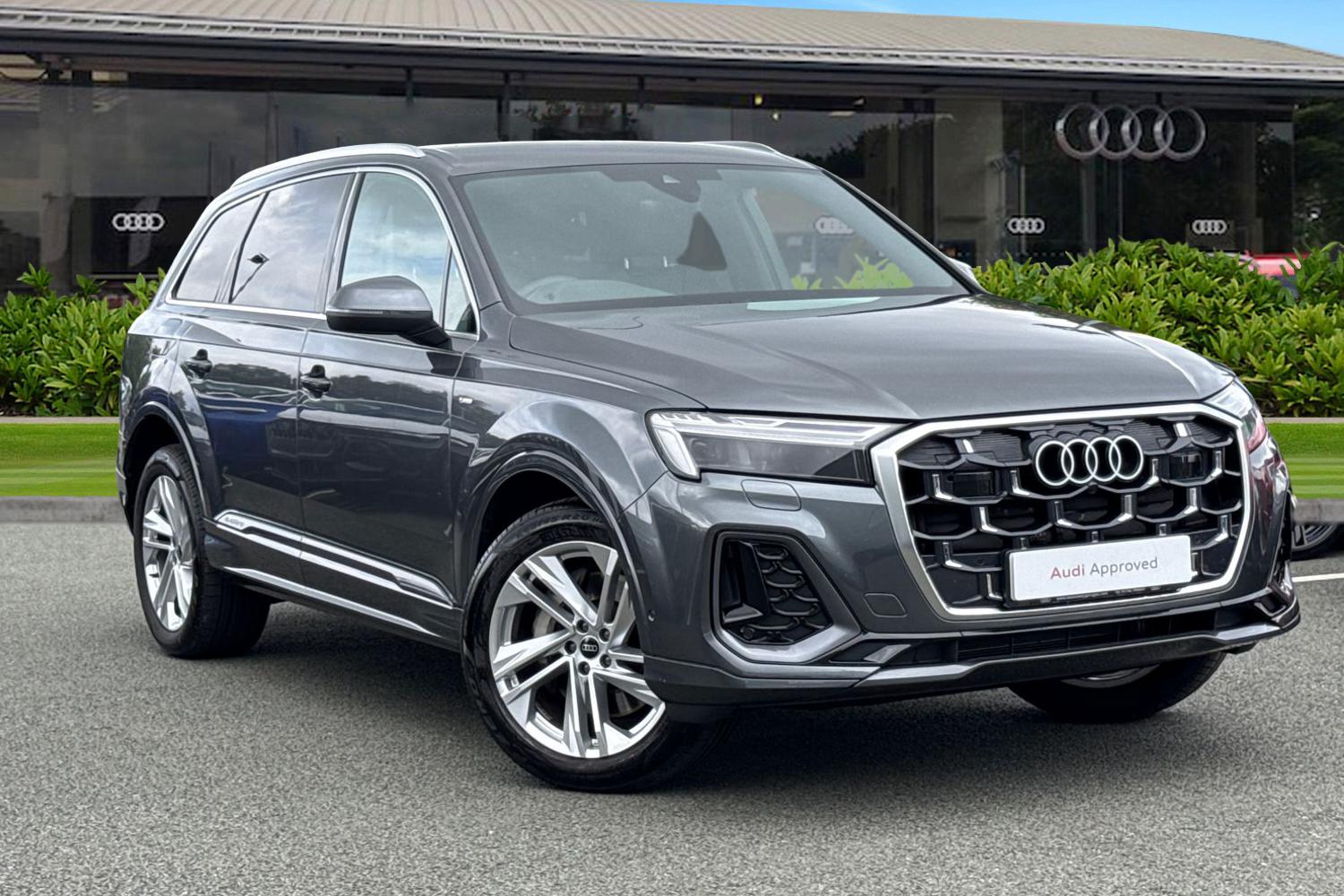 Main listing image - Audi Q7