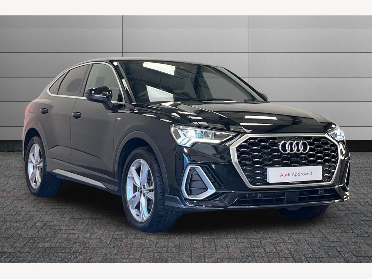 Main listing image - Audi Q3