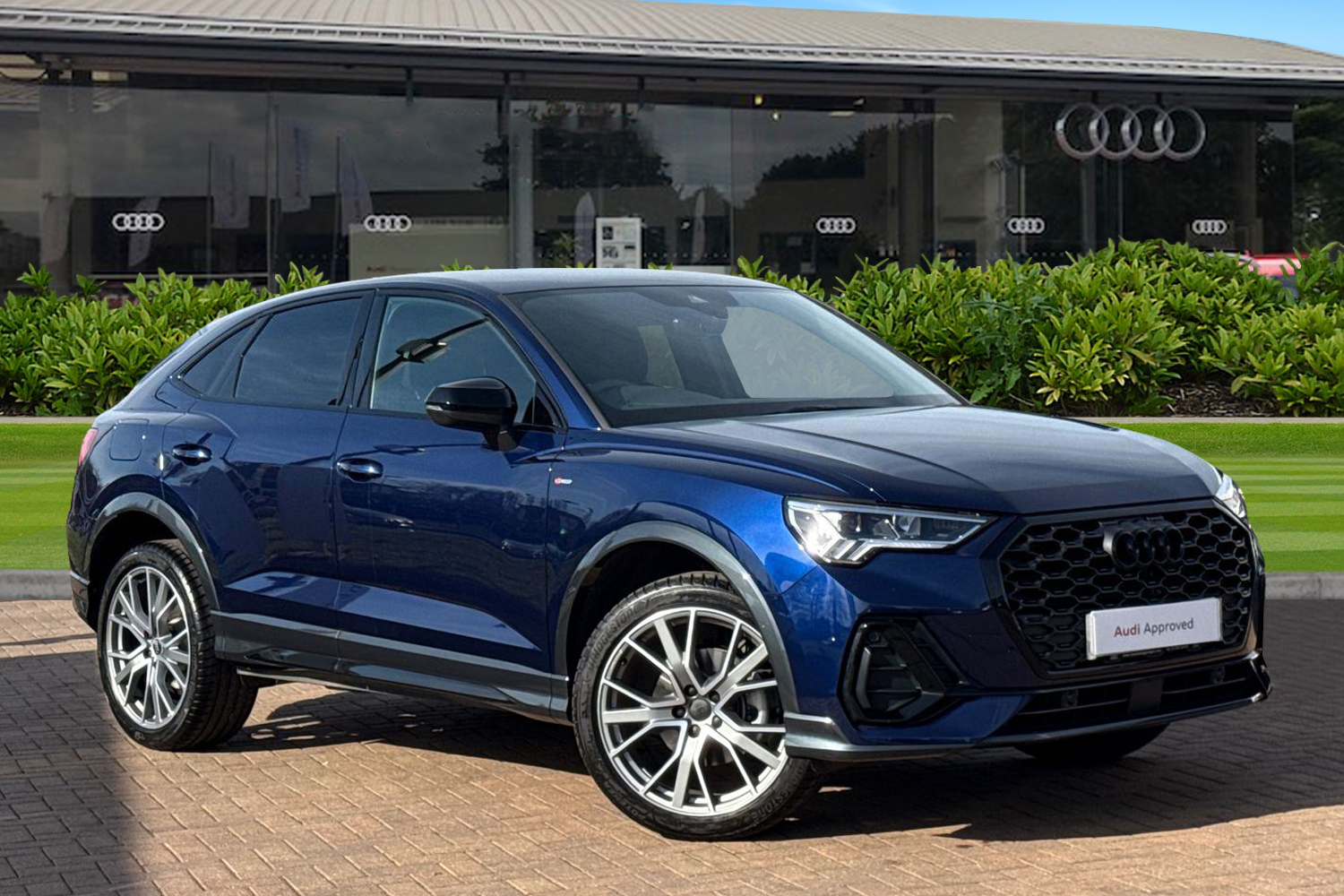 Main listing image - Audi Q3