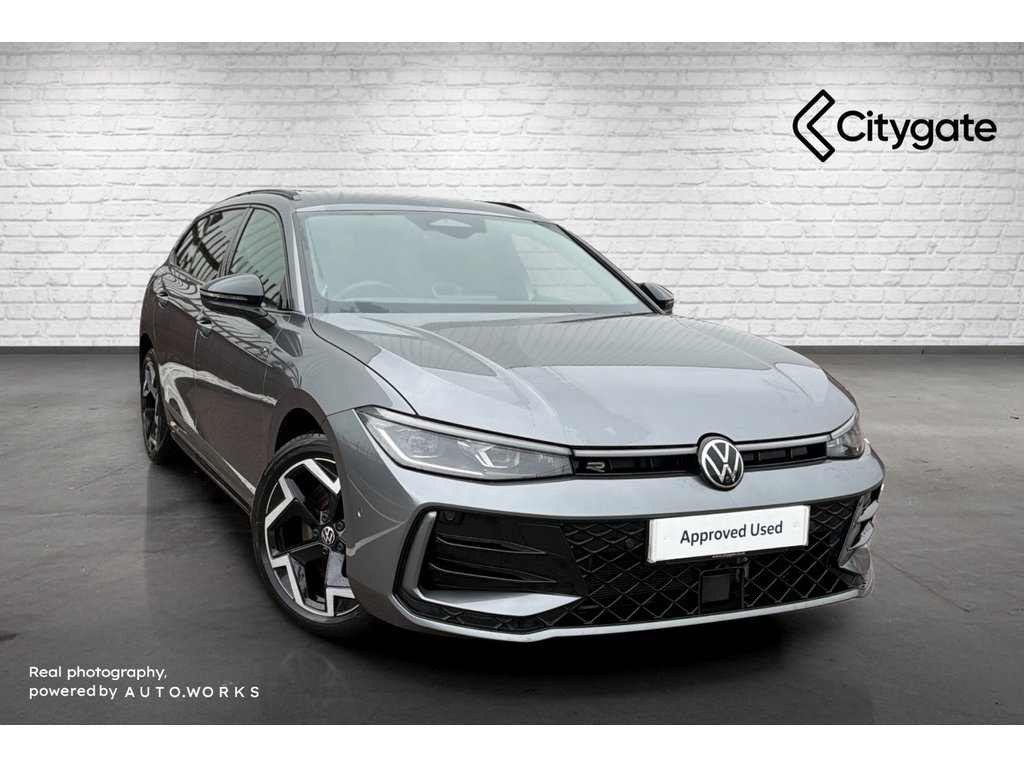 Main listing image - Volkswagen Passat