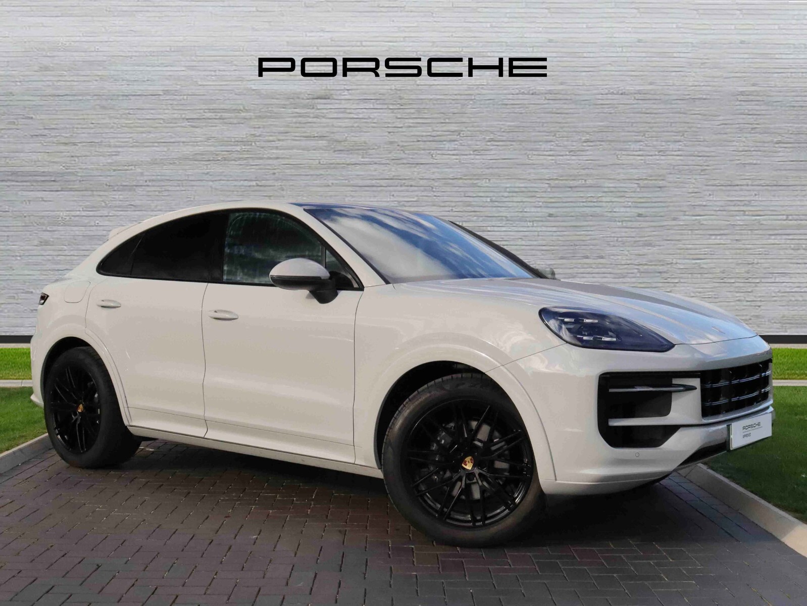 Main listing image - Porsche Cayenne