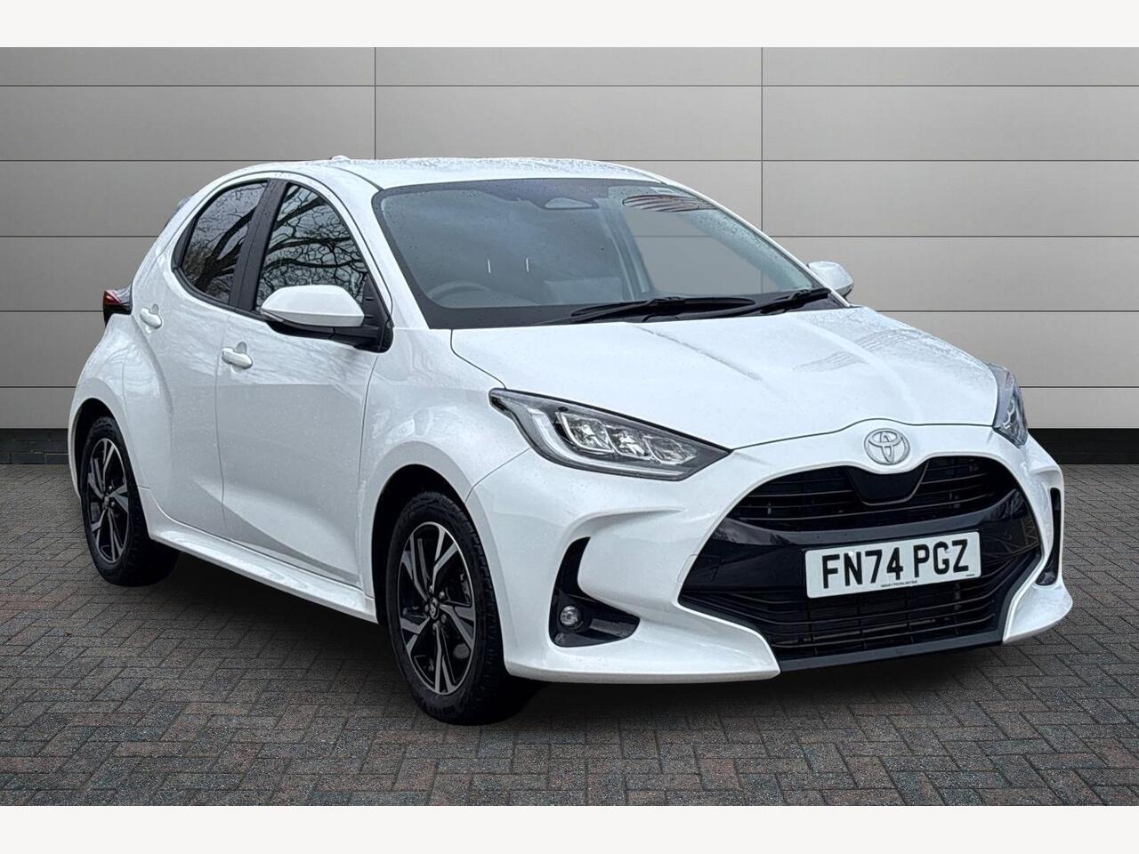 Main listing image - Toyota Yaris