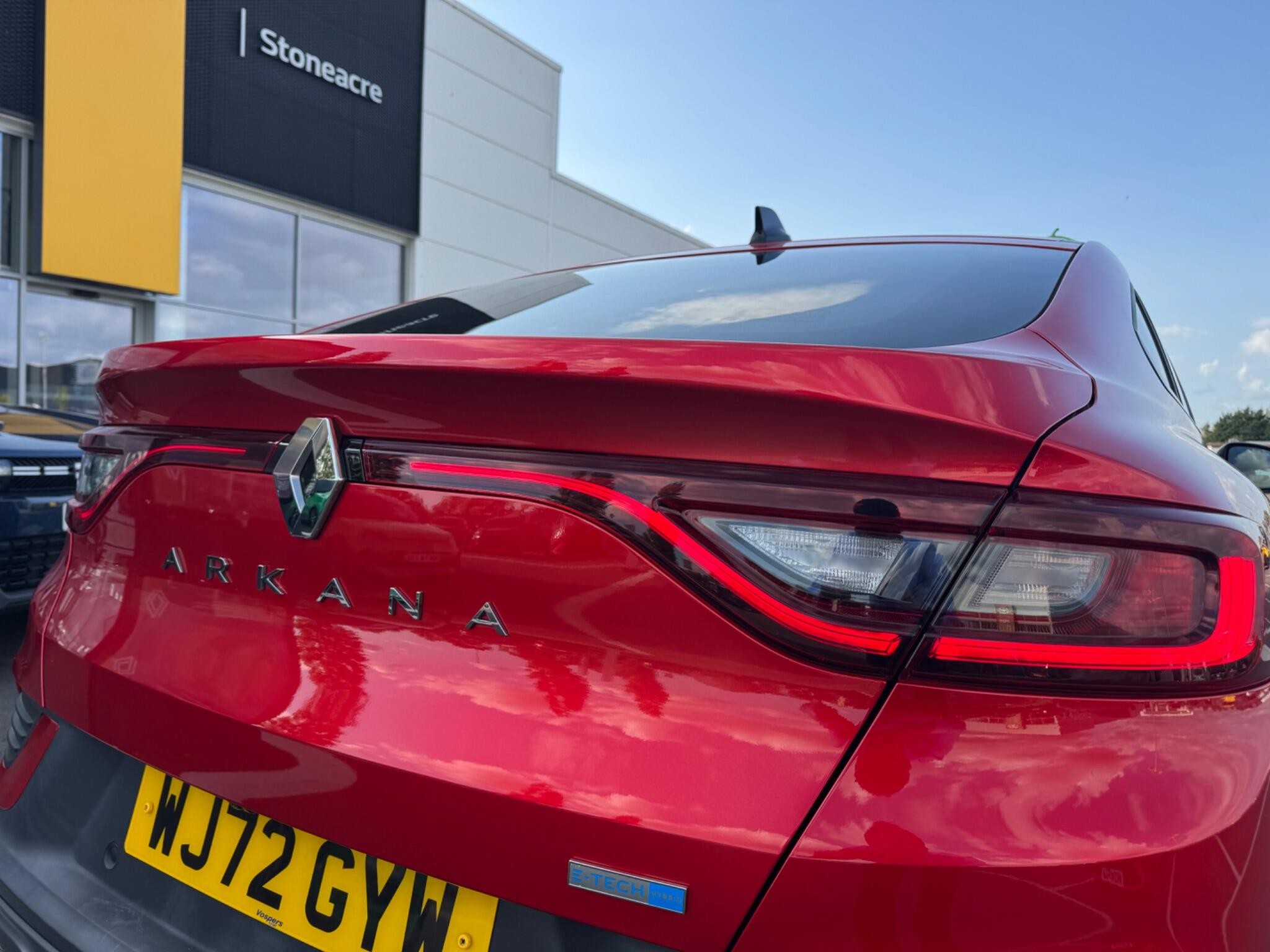 Main listing image - Renault Arkana