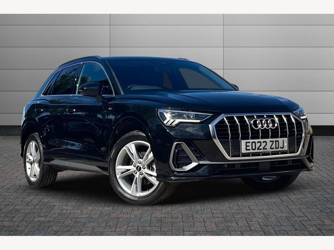 Main listing image - Audi Q3