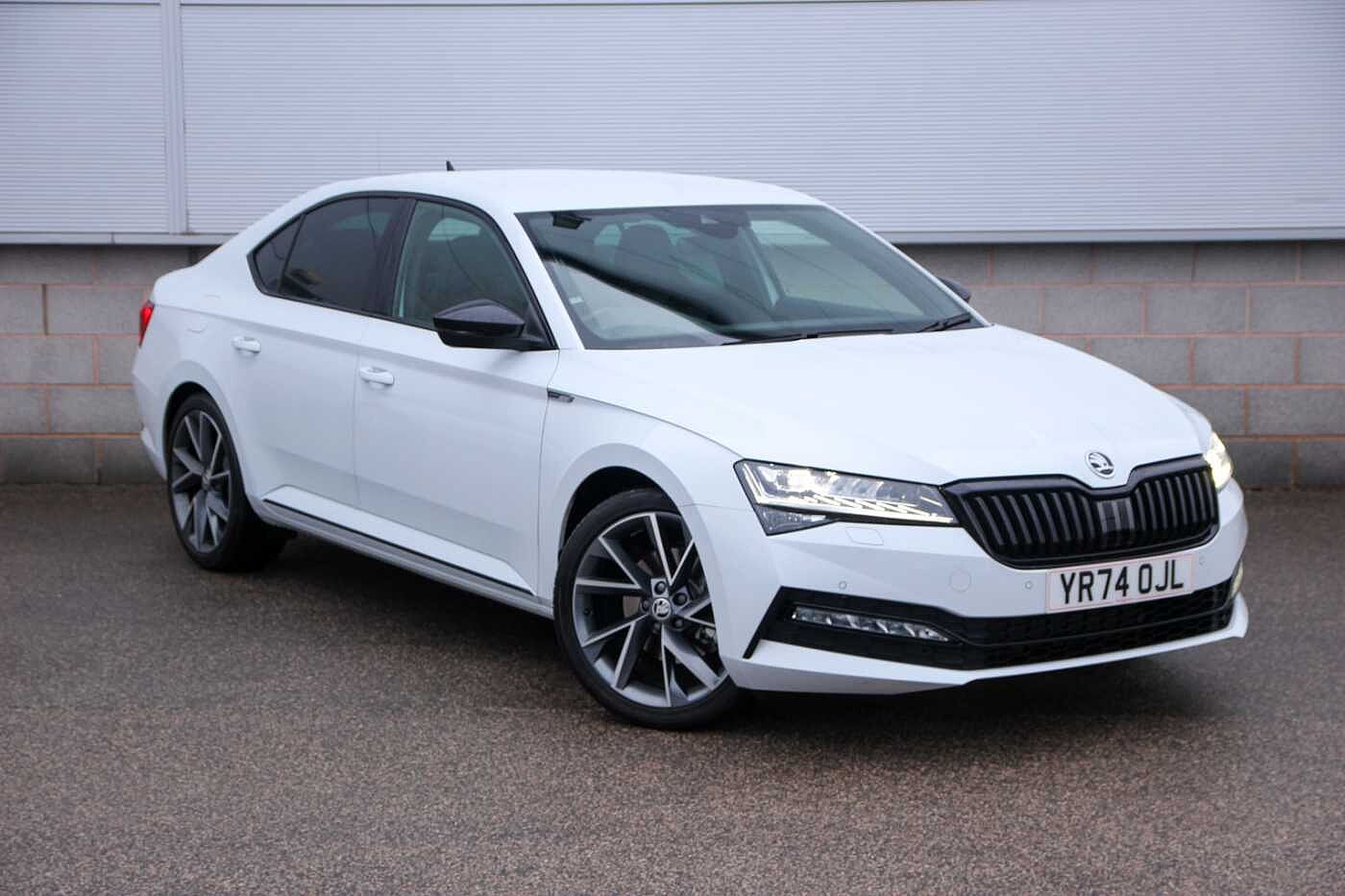 Main listing image - Skoda Superb