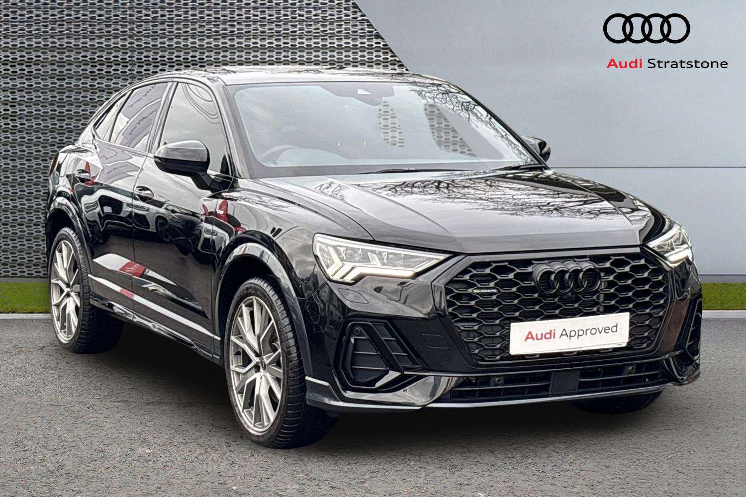 Main listing image - Audi Q3