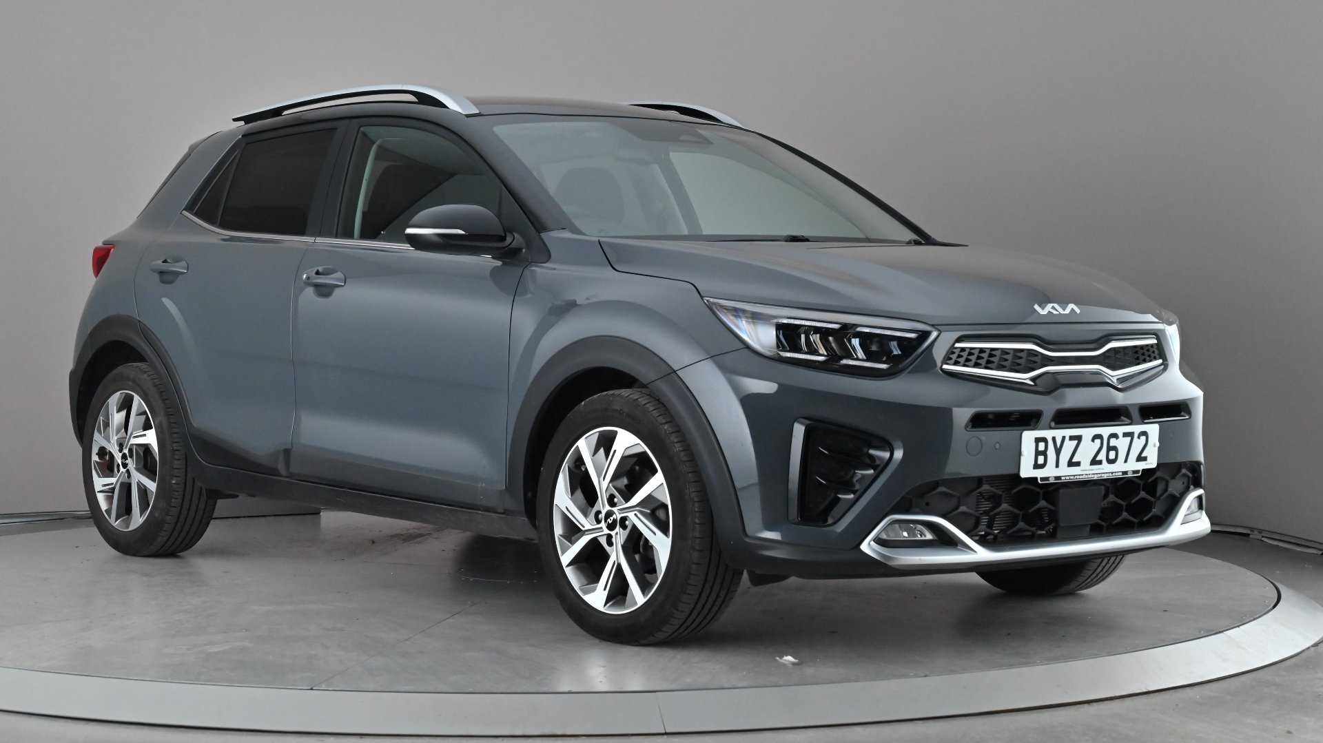 Main listing image - Kia Stonic