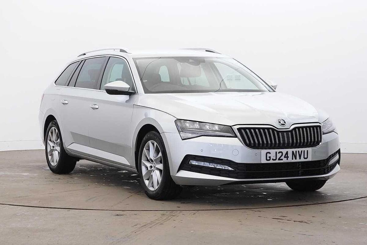 Main listing image - Skoda Superb Estate