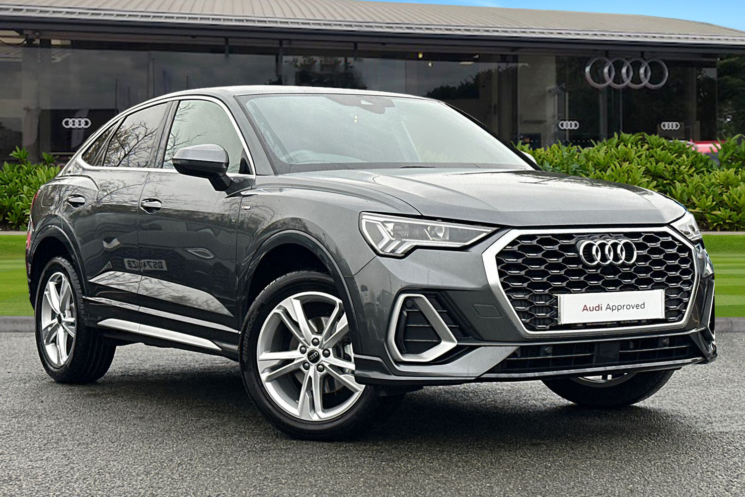 Main listing image - Audi Q3