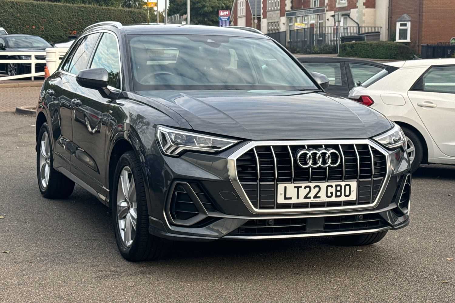 Main listing image - Audi Q3