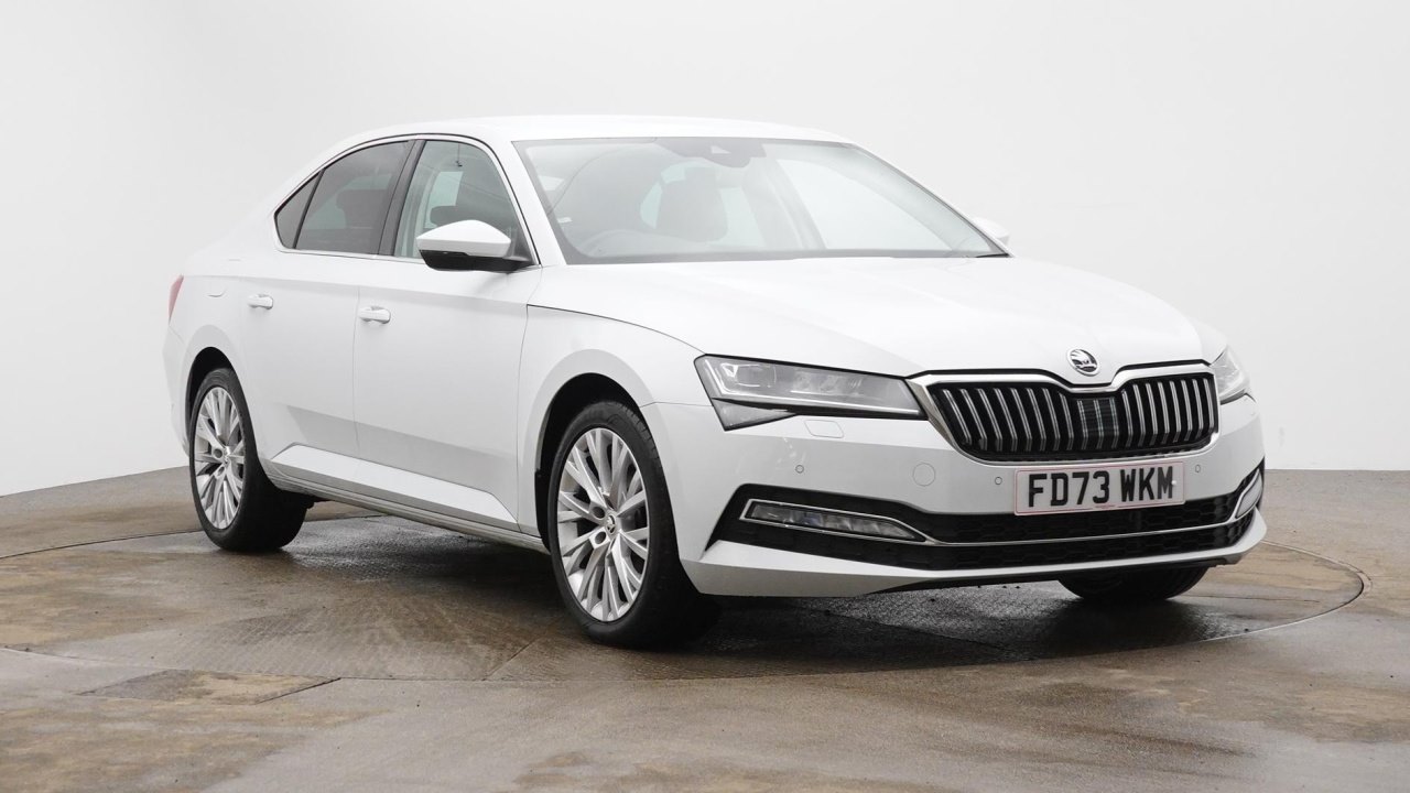 Main listing image - Skoda Superb