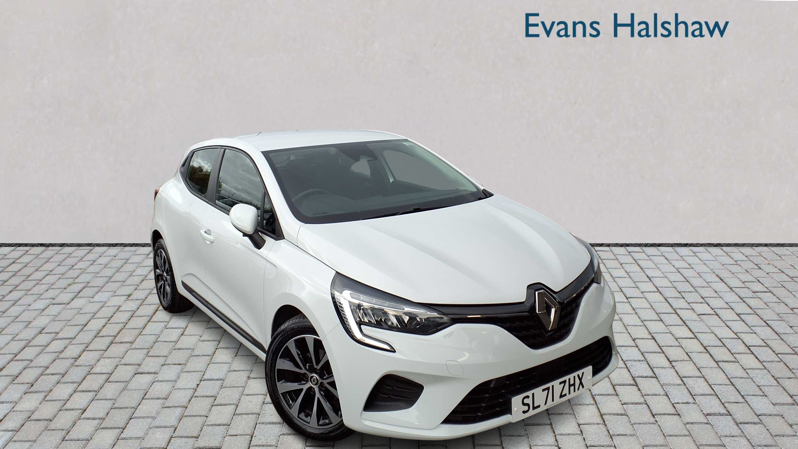 Main listing image - Renault Clio