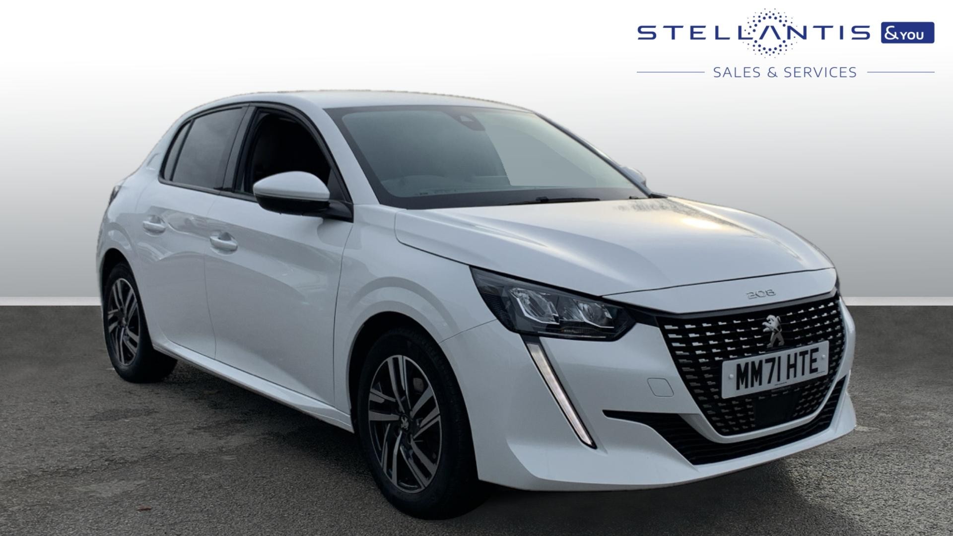 Main listing image - Peugeot 208