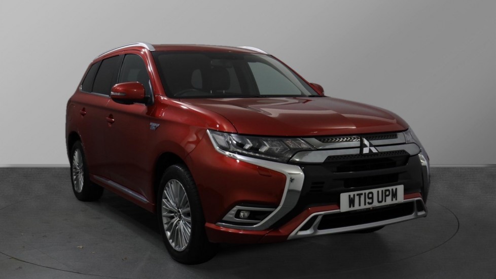 Main listing image - Mitsubishi Outlander