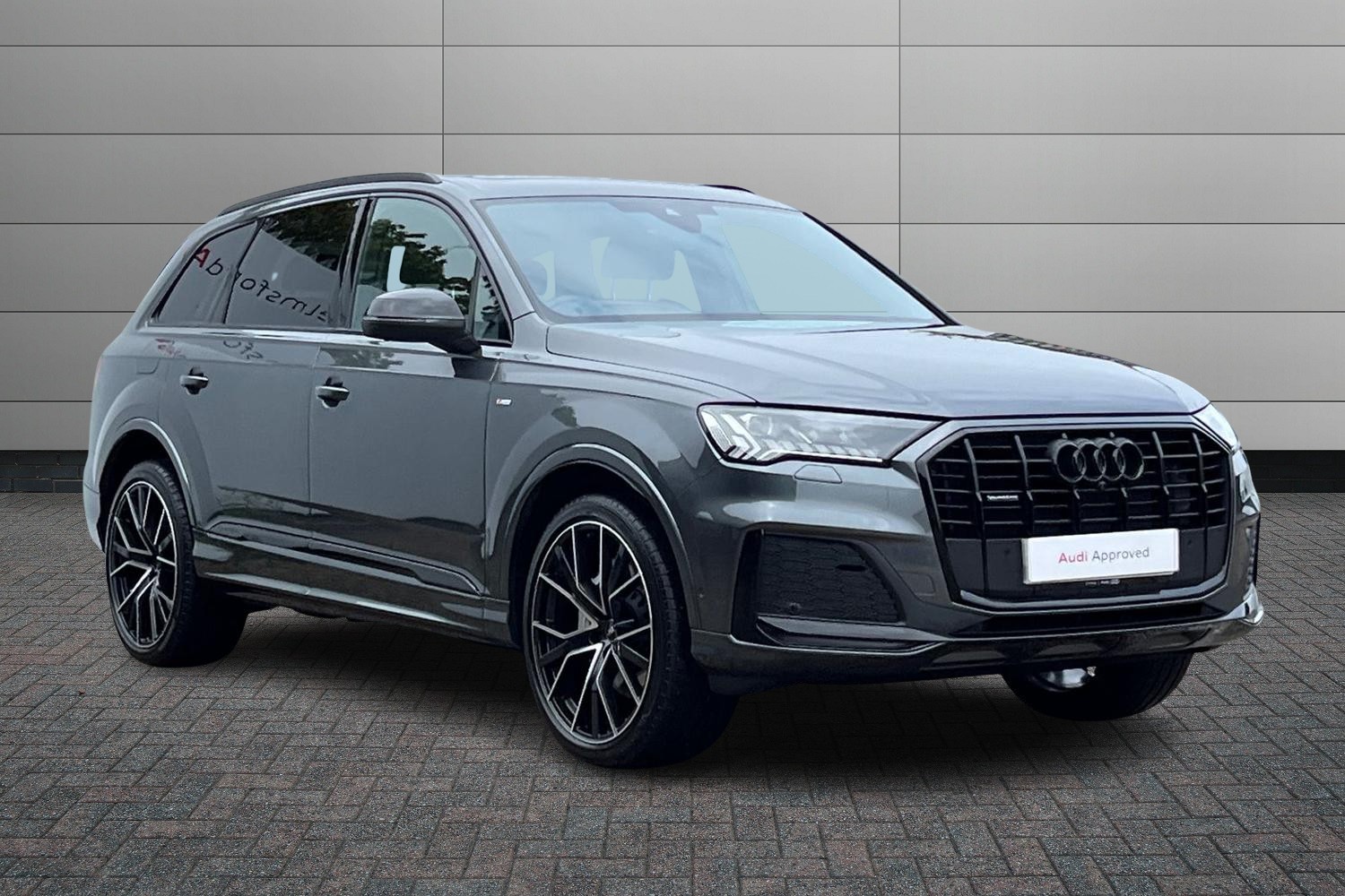 Main listing image - Audi Q7