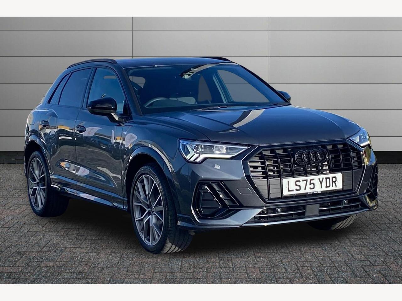 Main listing image - Audi Q3