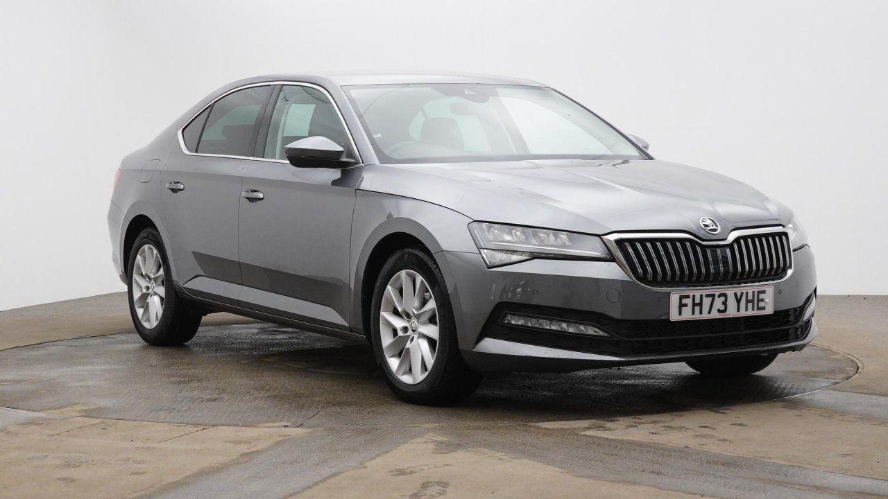 Main listing image - Skoda Superb