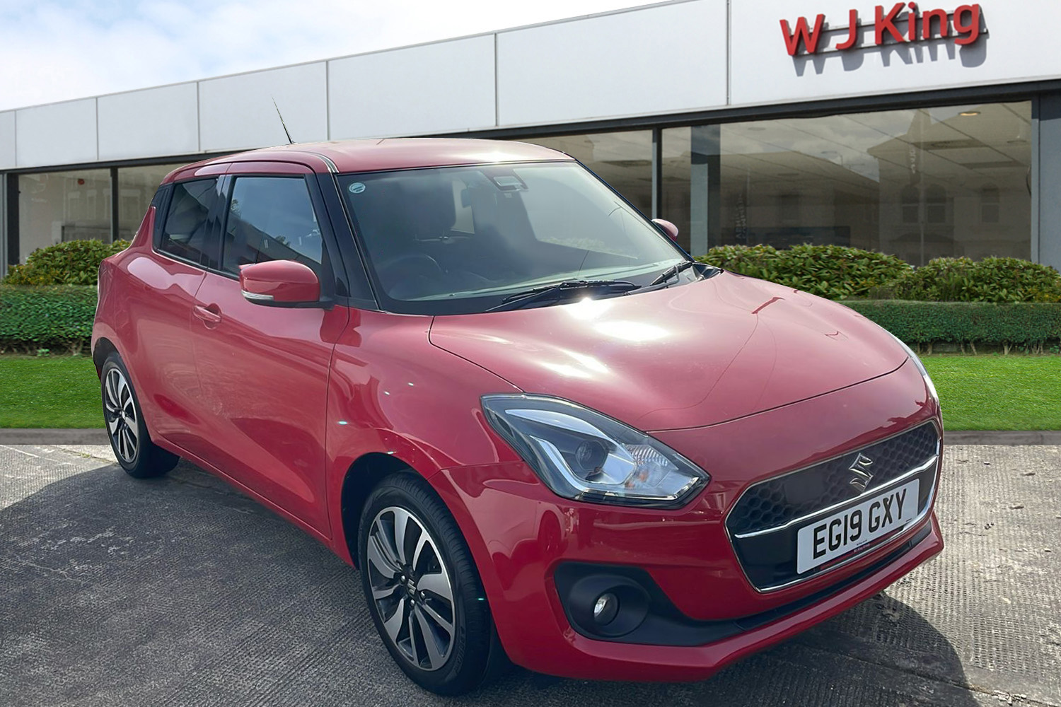 Main listing image - Suzuki Swift