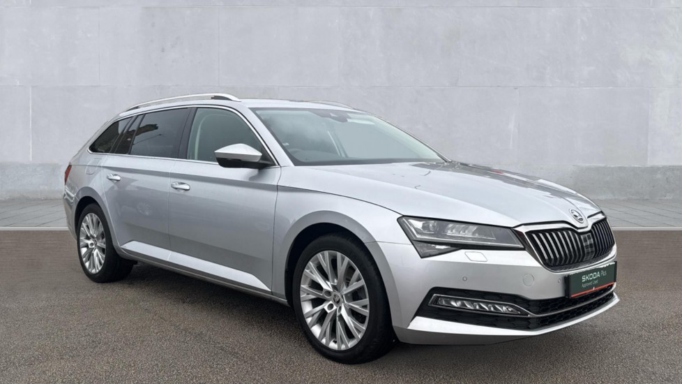 Main listing image - Skoda Superb Estate