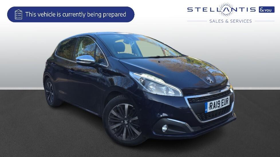 Main listing image - Peugeot 208