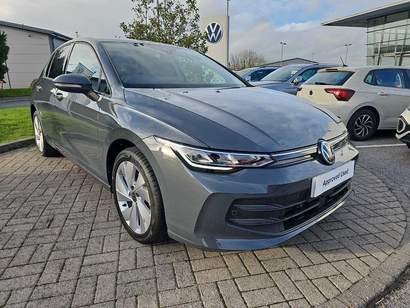 Main listing image - Volkswagen Golf