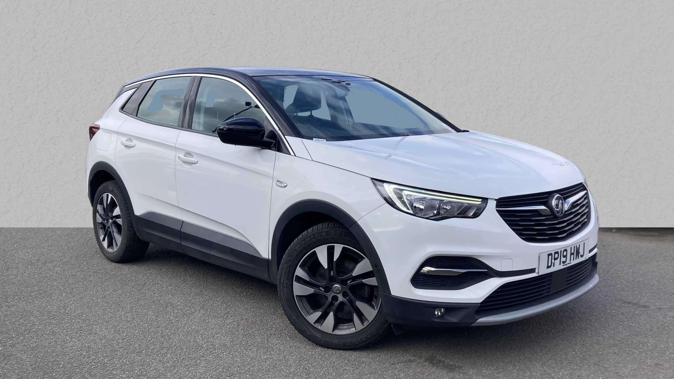 Main listing image - Vauxhall Grandland X