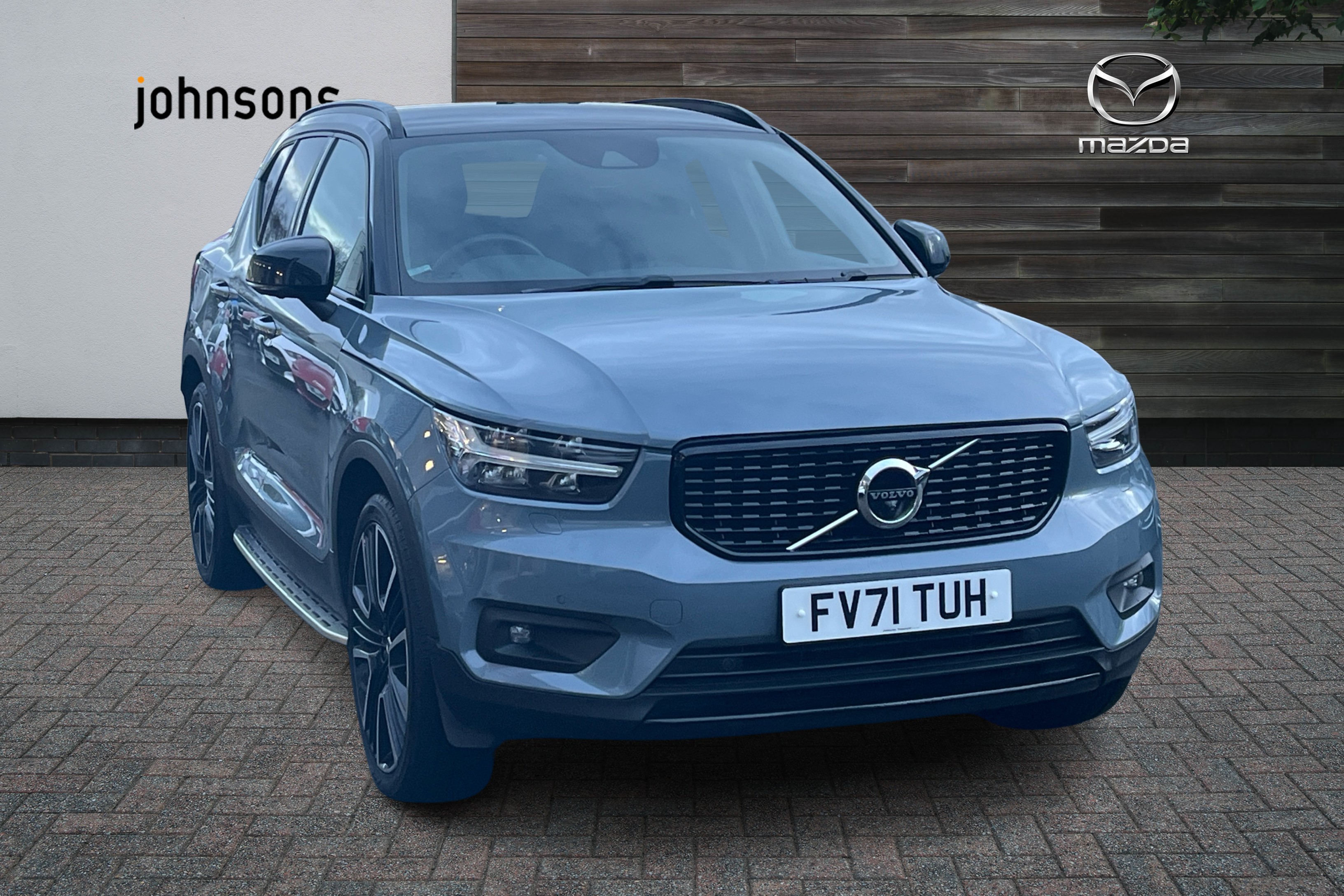 Main listing image - Volvo XC40