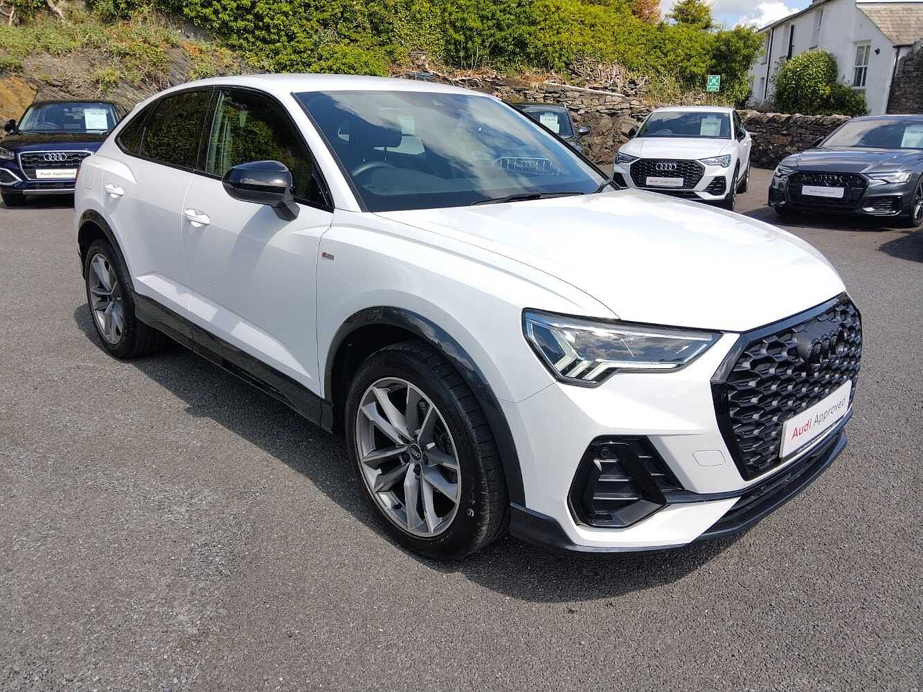 Main listing image - Audi Q3