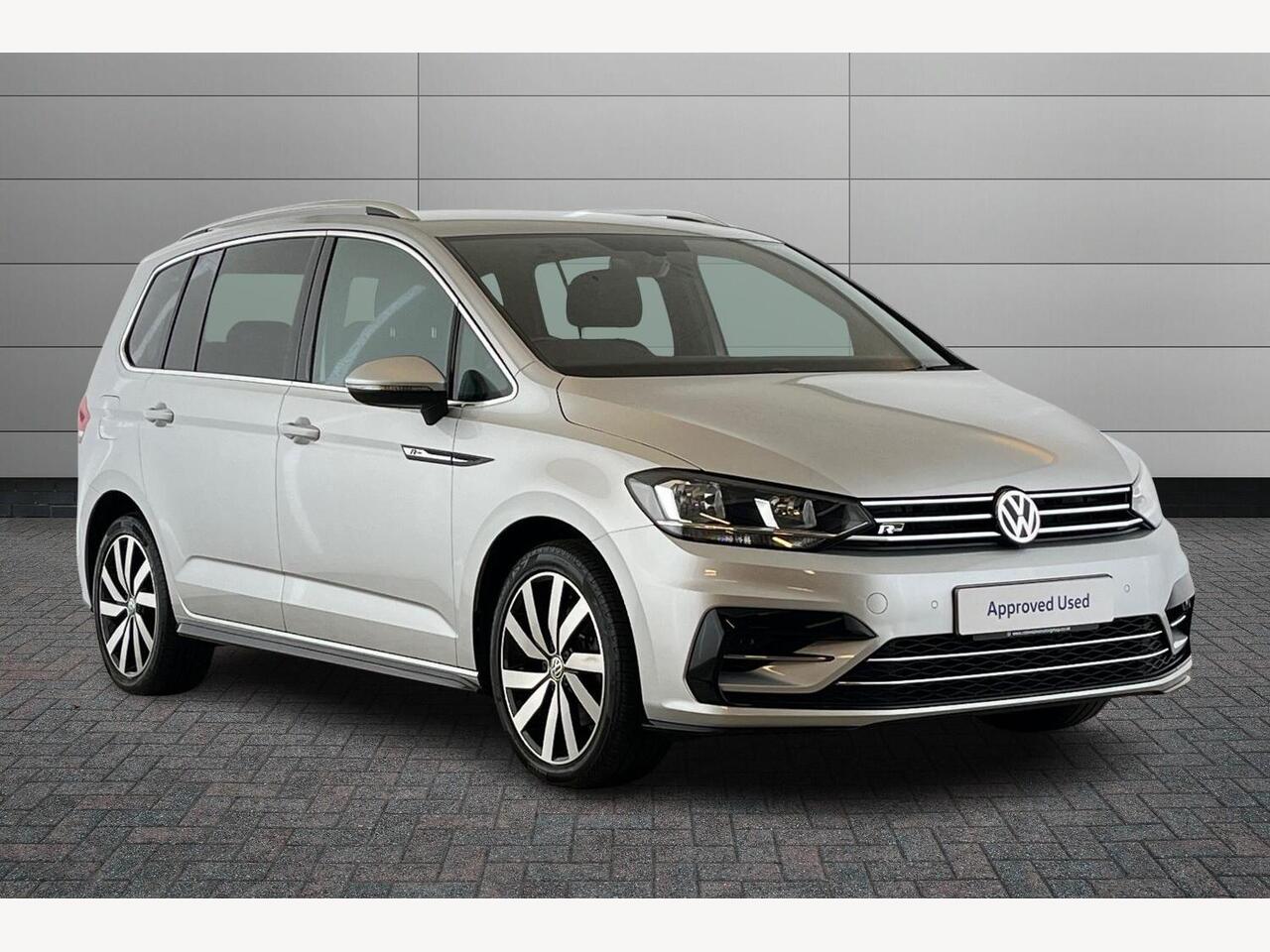 Main listing image - Volkswagen Touran