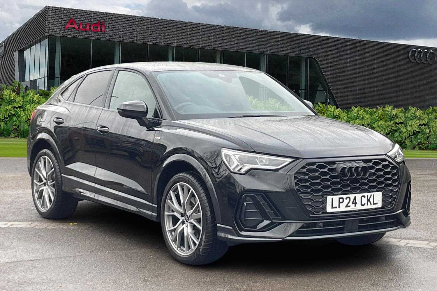 Main listing image - Audi Q3