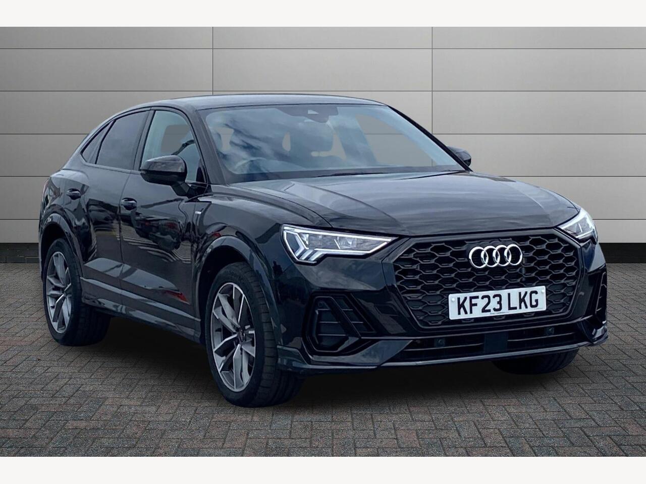 Main listing image - Audi Q3