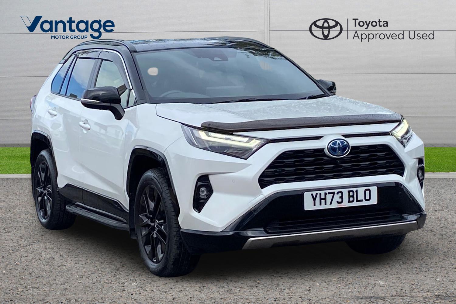Main listing image - Toyota RAV4