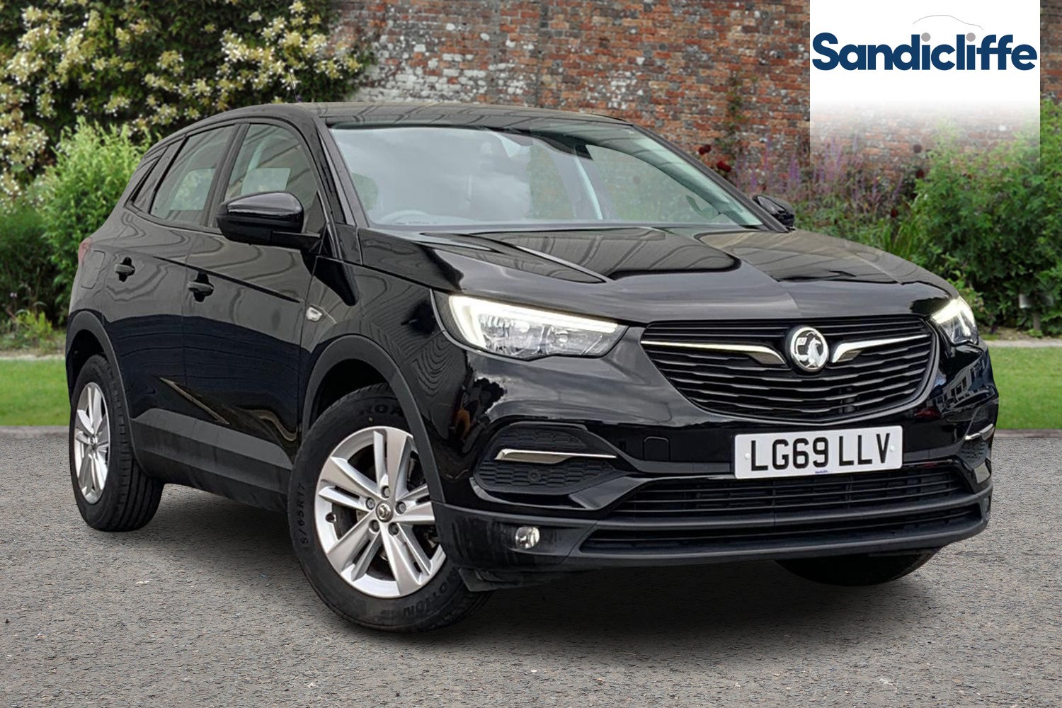 Main listing image - Vauxhall Grandland X