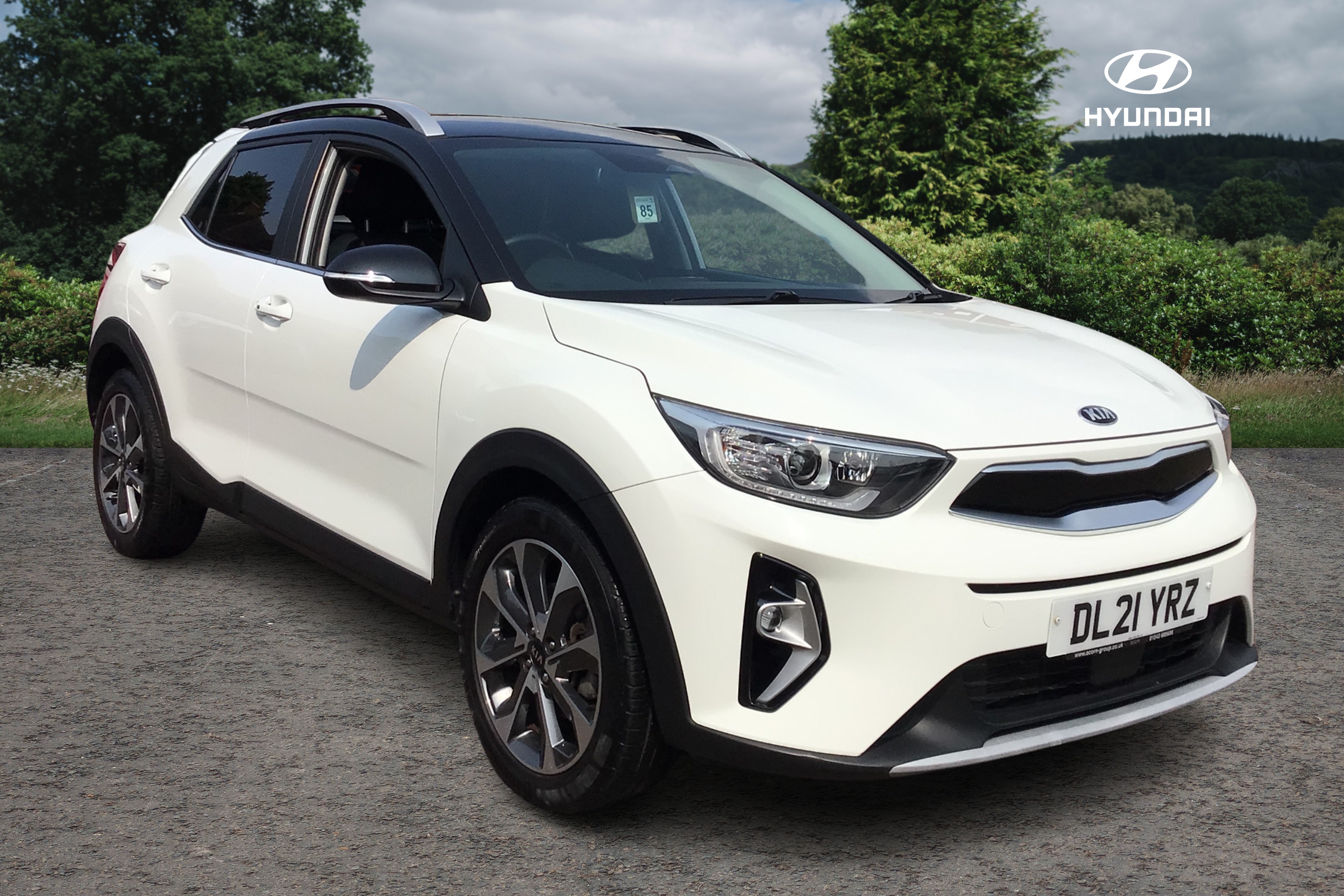 Main listing image - Kia Stonic