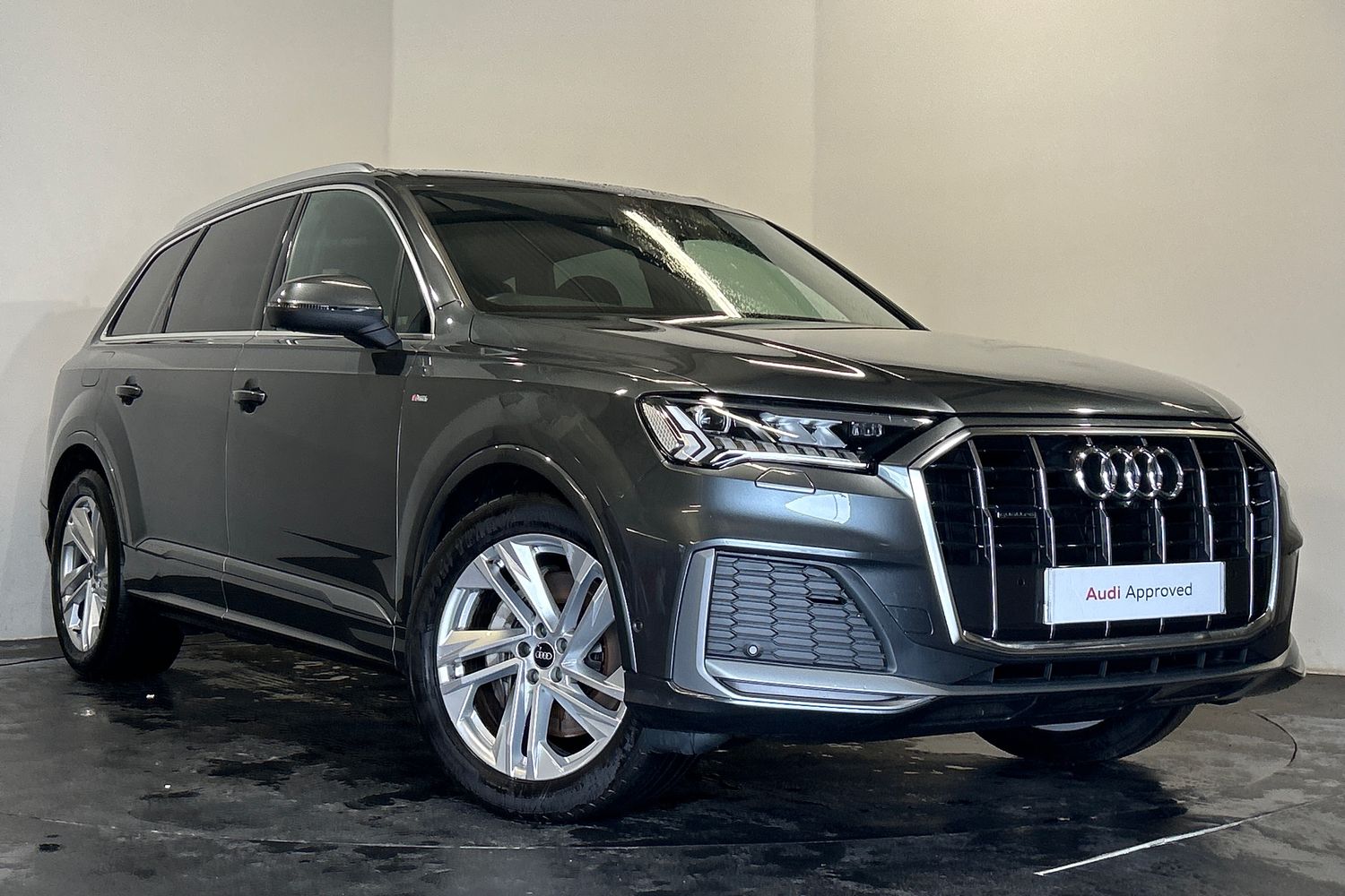 Main listing image - Audi Q7