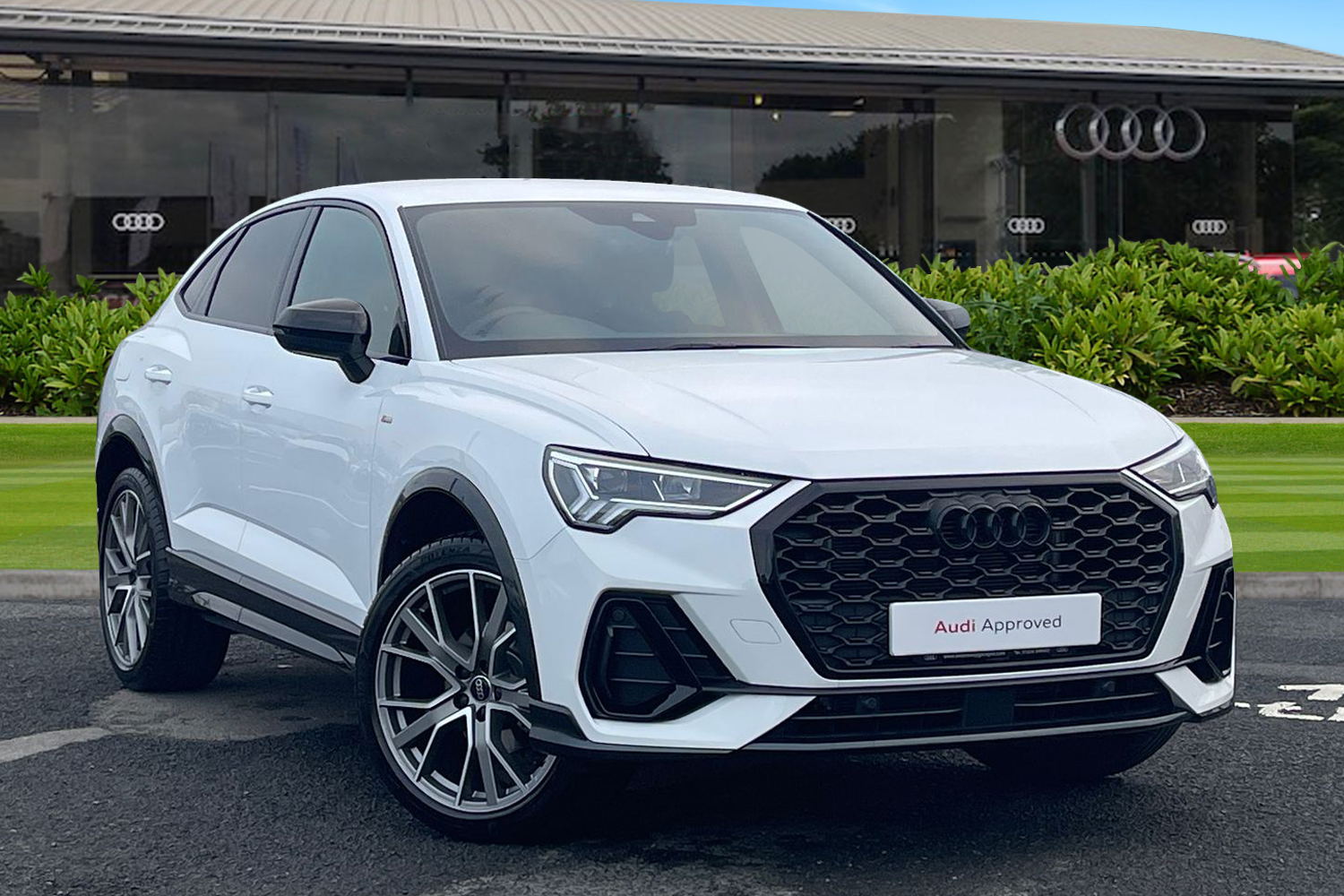 Main listing image - Audi Q3