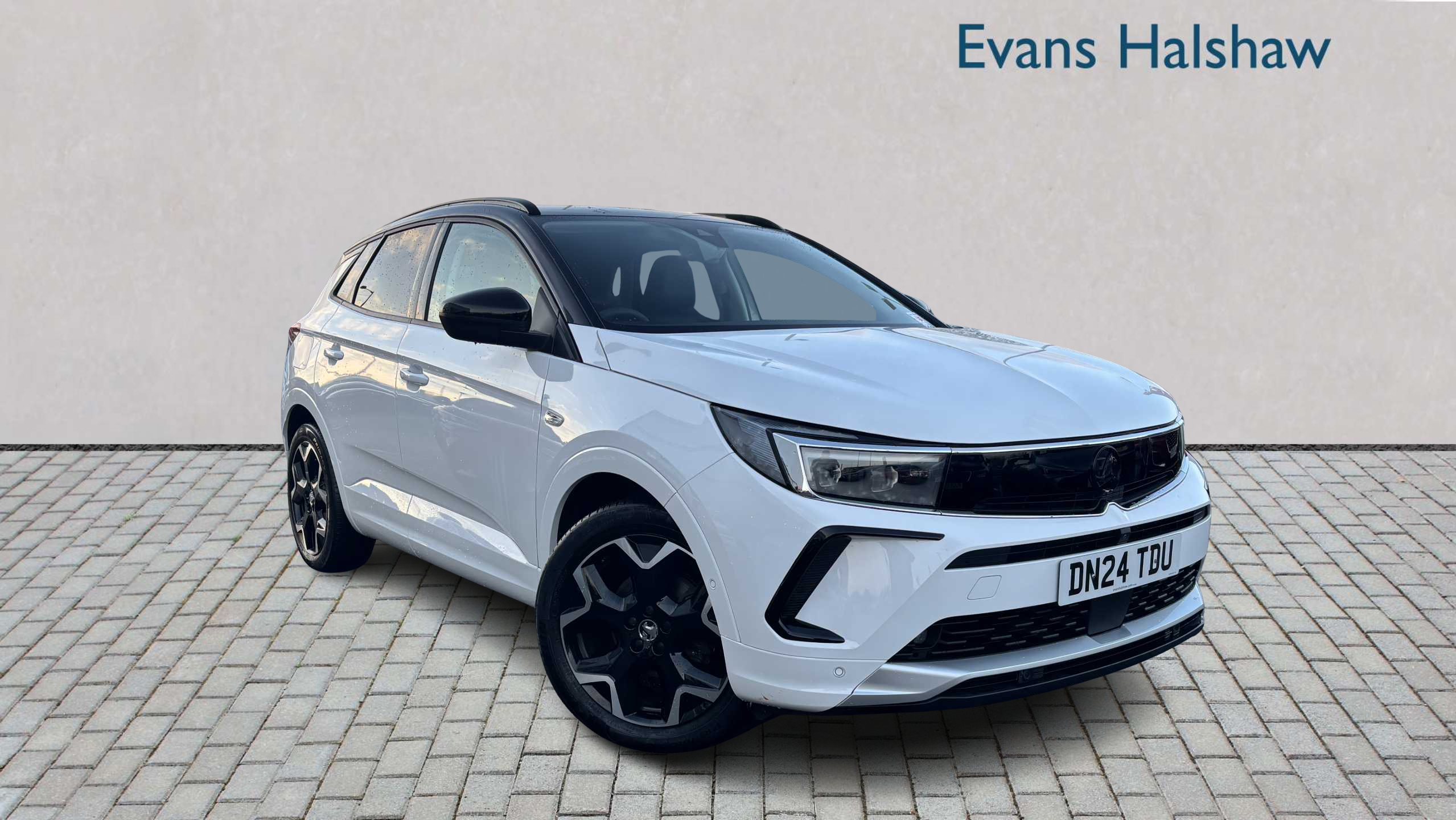 Main listing image - Vauxhall Grandland