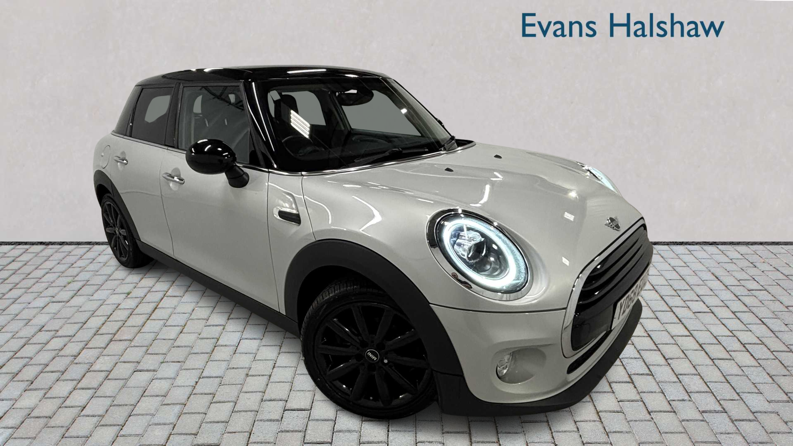 Main listing image - MINI Hatchback 5dr