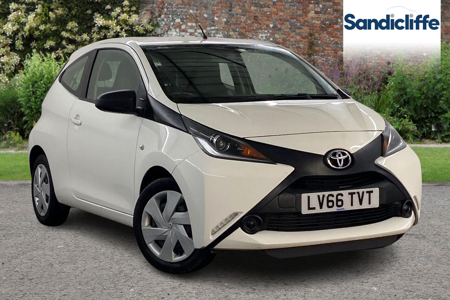 Main listing image - Toyota Aygo