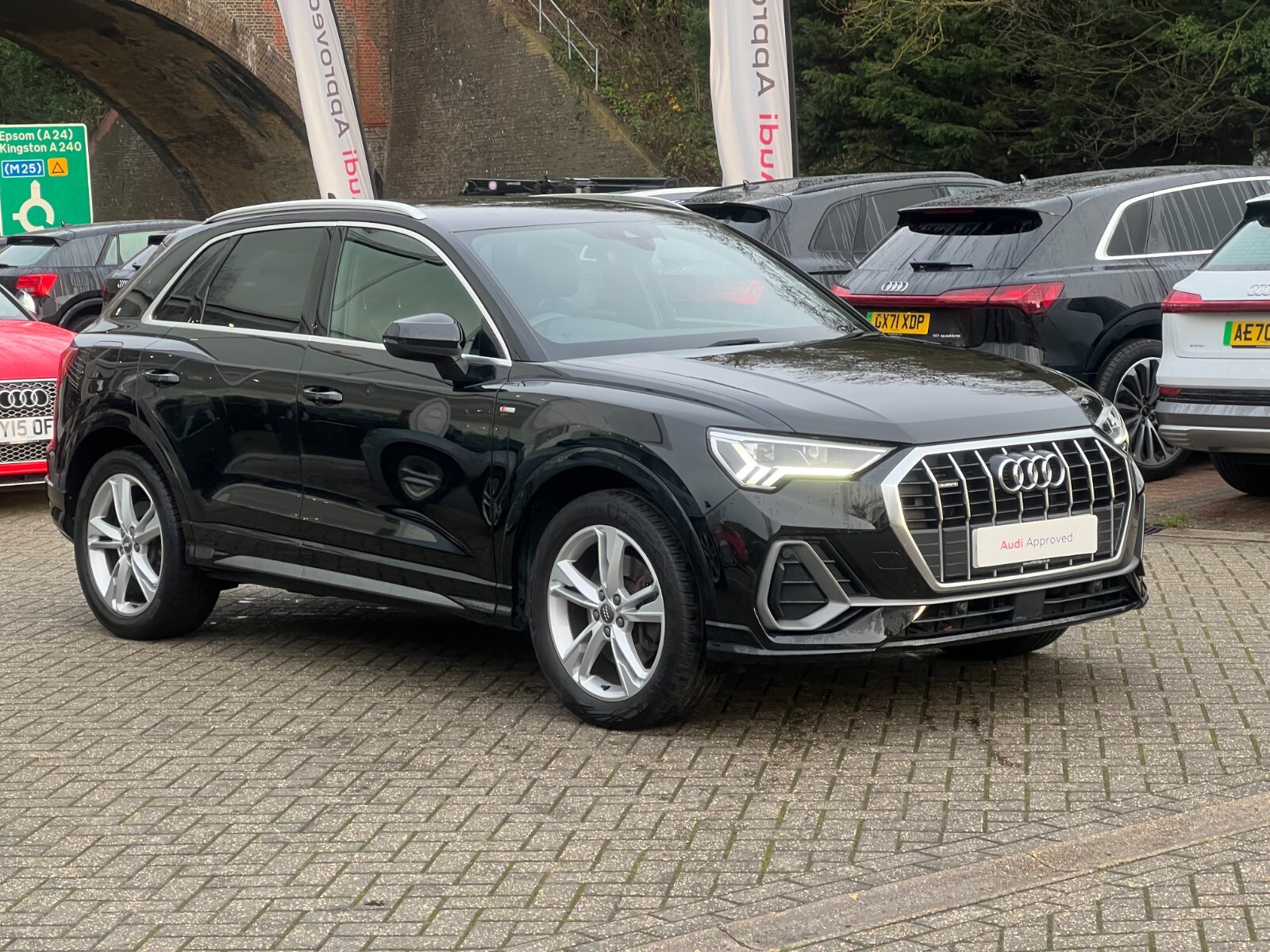 Main listing image - Audi Q3