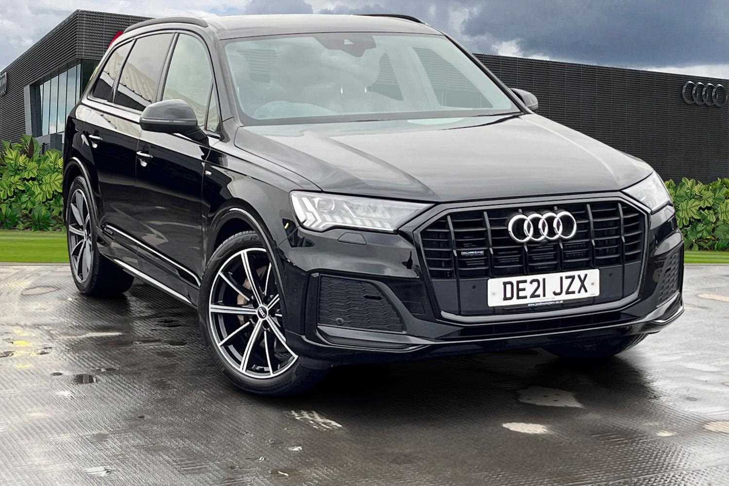 Main listing image - Audi Q7