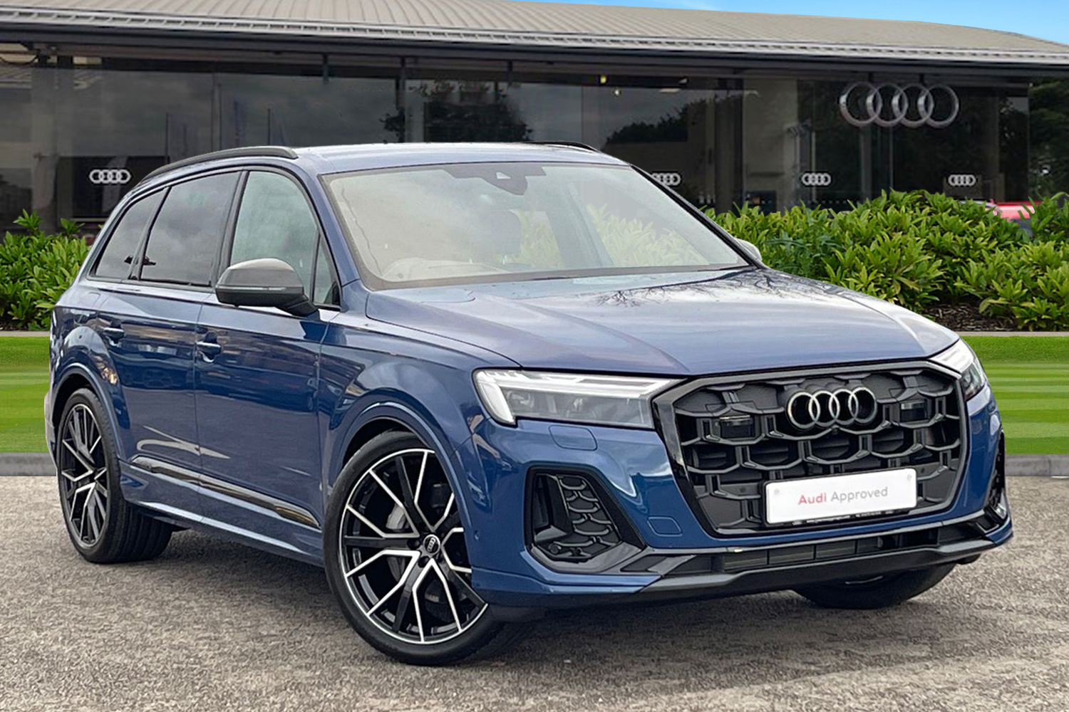 Main listing image - Audi Q7