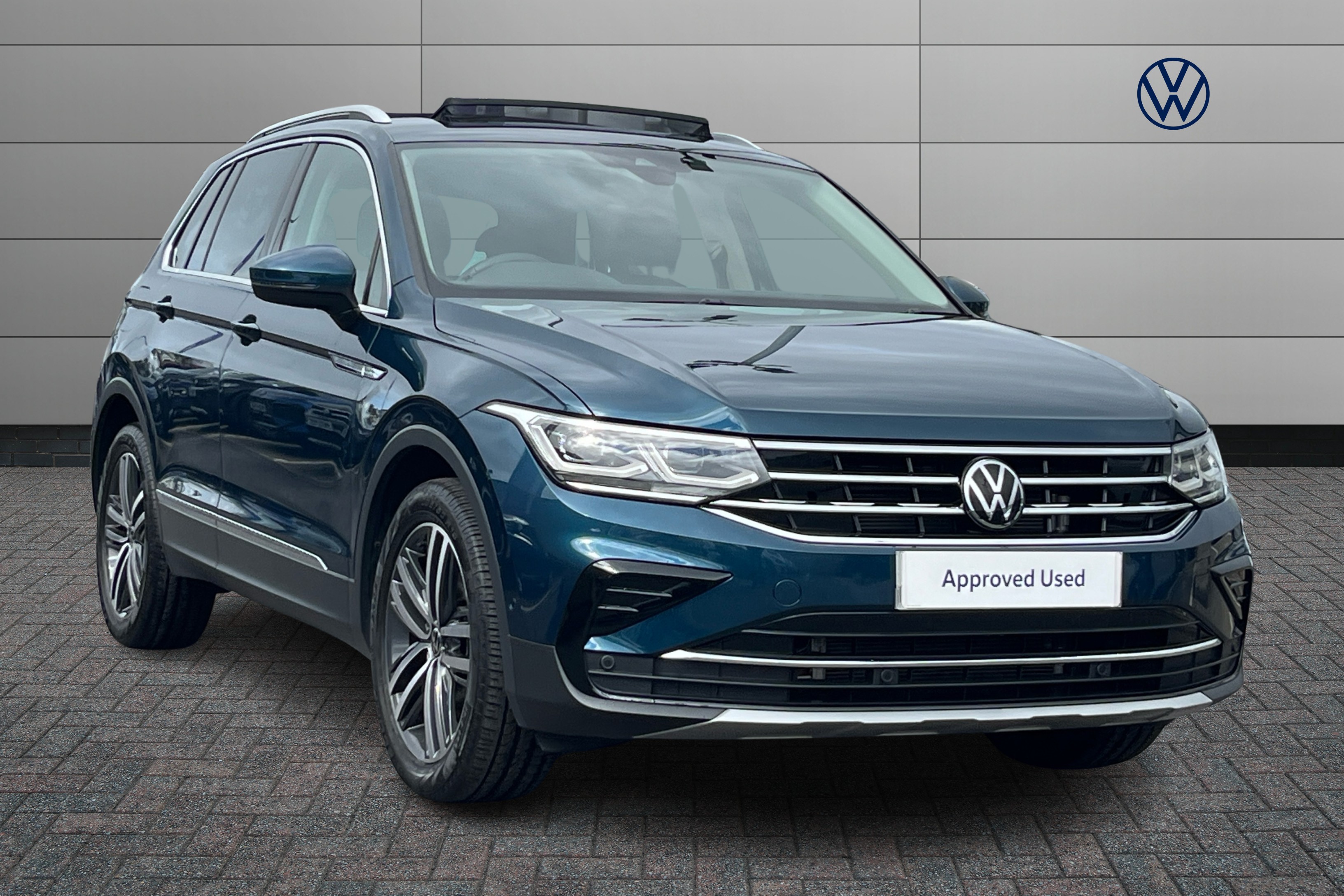 Main listing image - Volkswagen Tiguan
