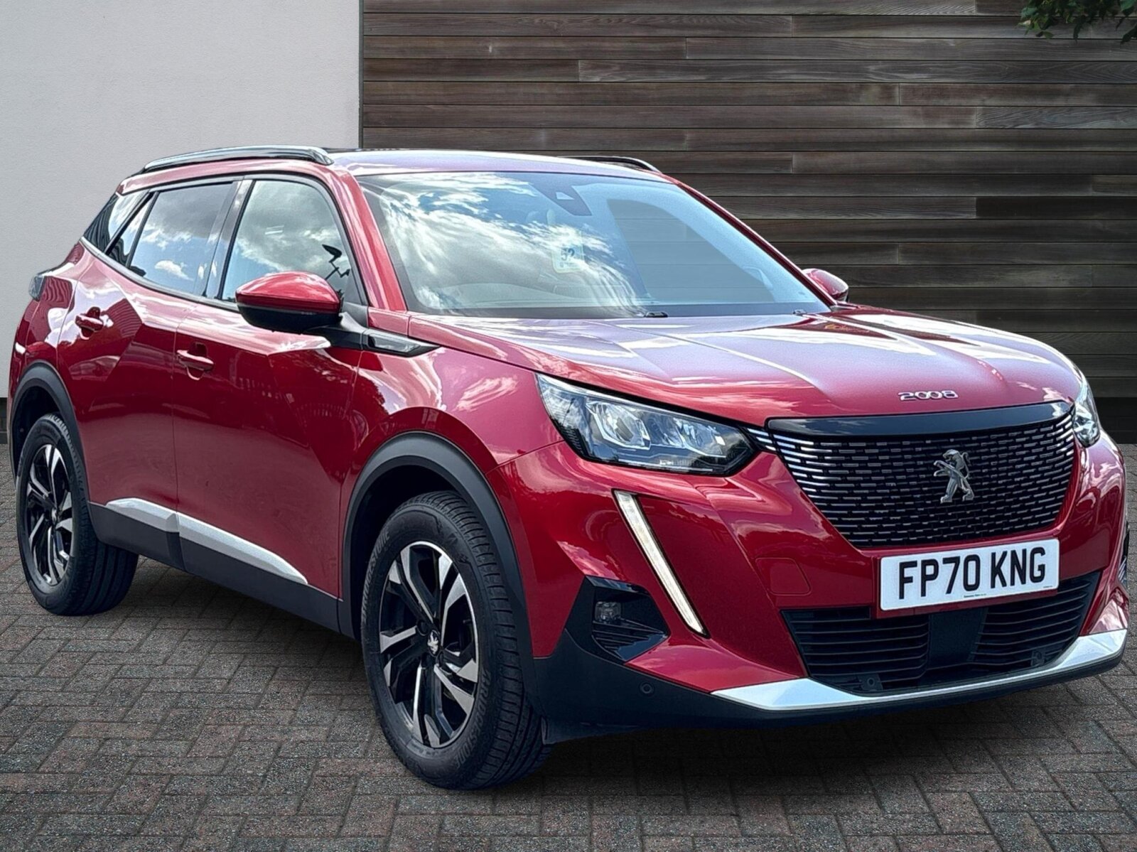 Main listing image - Peugeot 2008