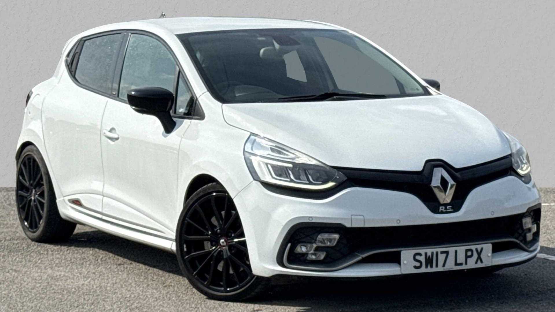 Main listing image - Renault Clio