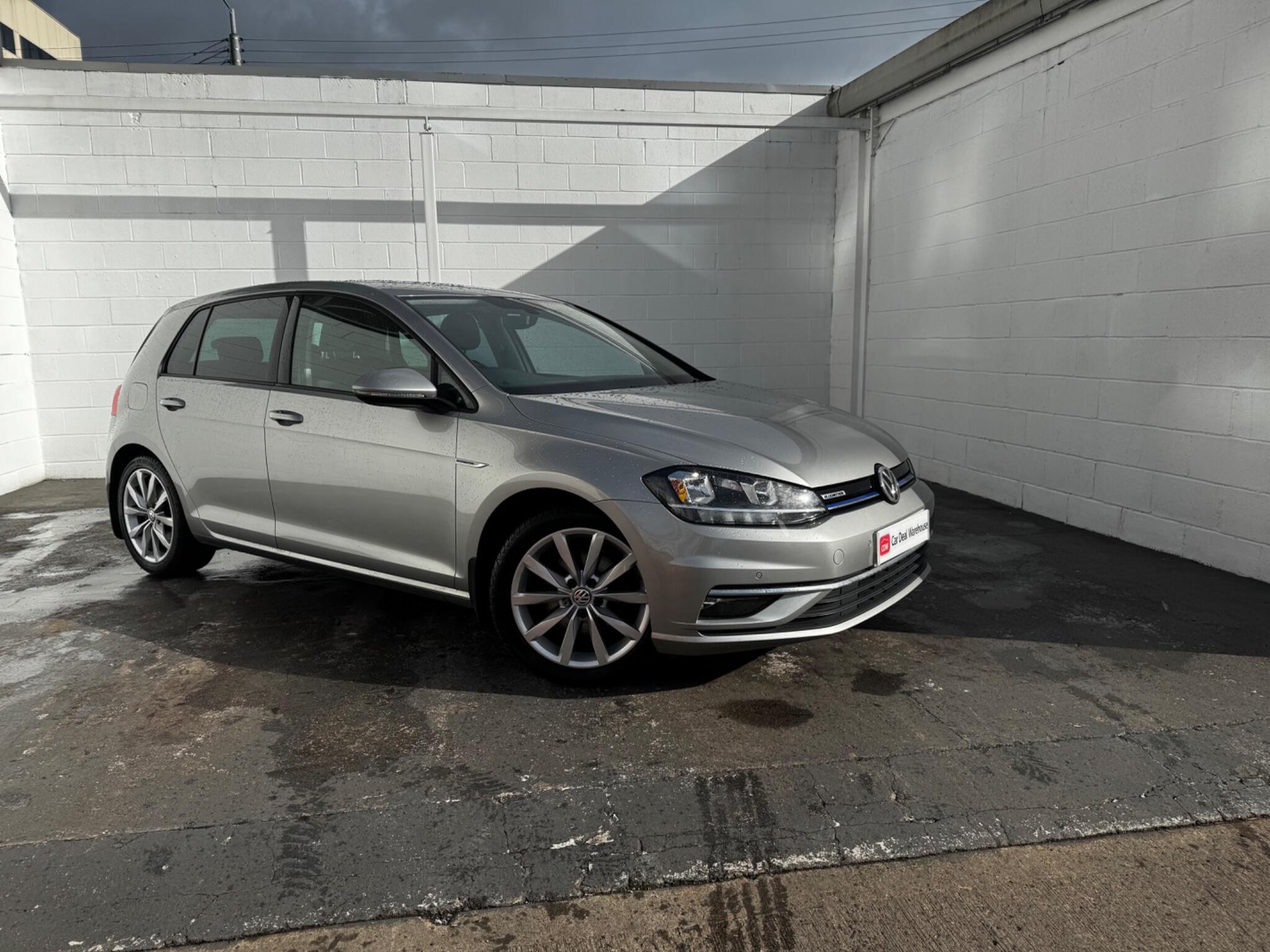 Main listing image - Volkswagen Golf