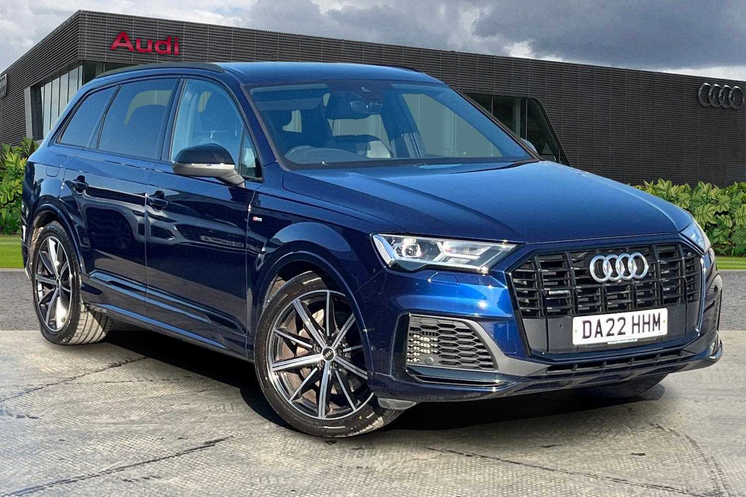 Main listing image - Audi Q7