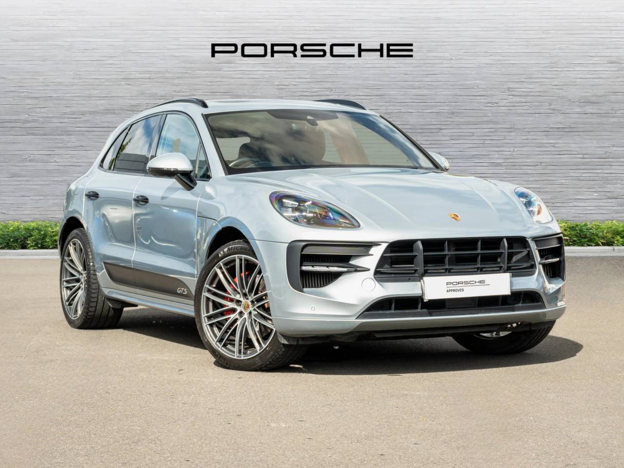 Main listing image - Porsche Macan