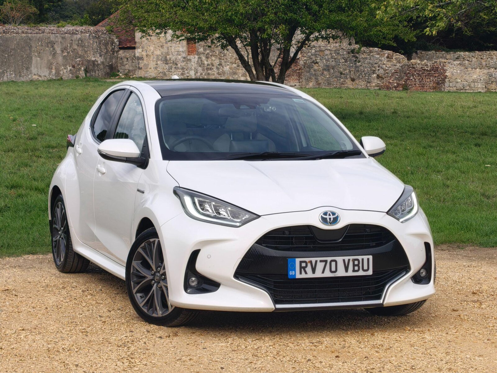 Main listing image - Toyota Yaris