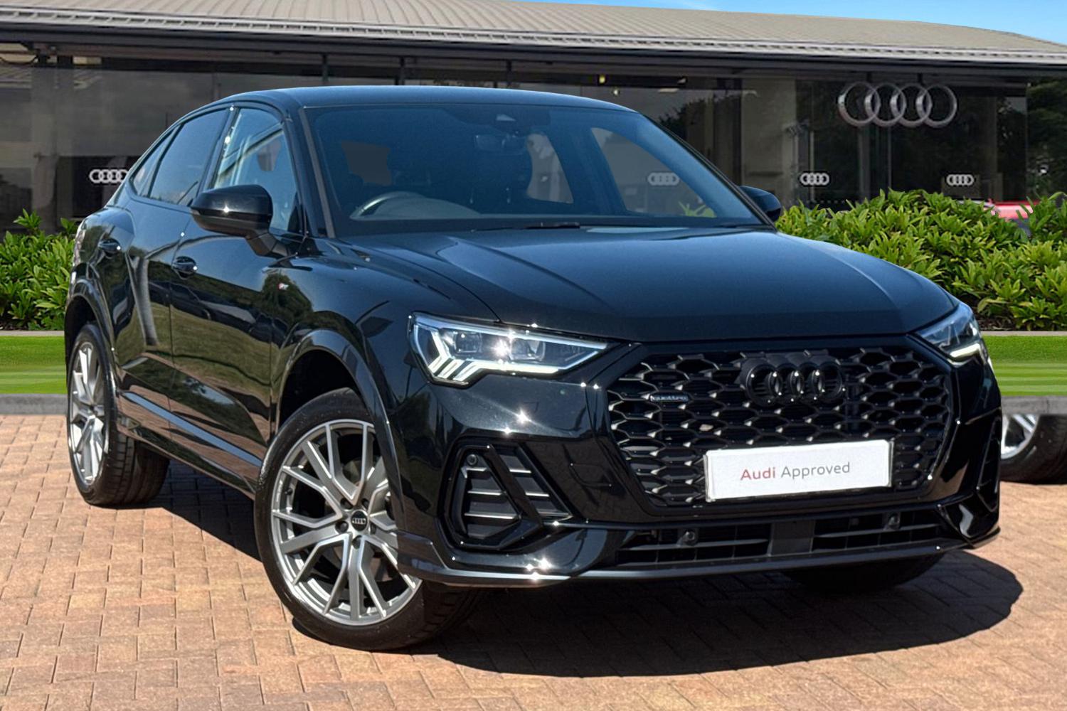 Main listing image - Audi Q3
